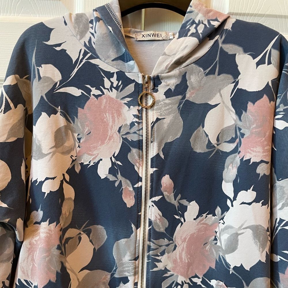 PINK AND BLUE FLORAL XINWEI ZIPPERED HOODIE PLUS SIZE 52 - Picture 2 of 8
